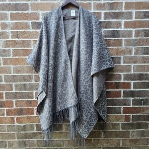 Woolrich Leopard Print Ruana Shawl Wrap Poncho Fringe One Size